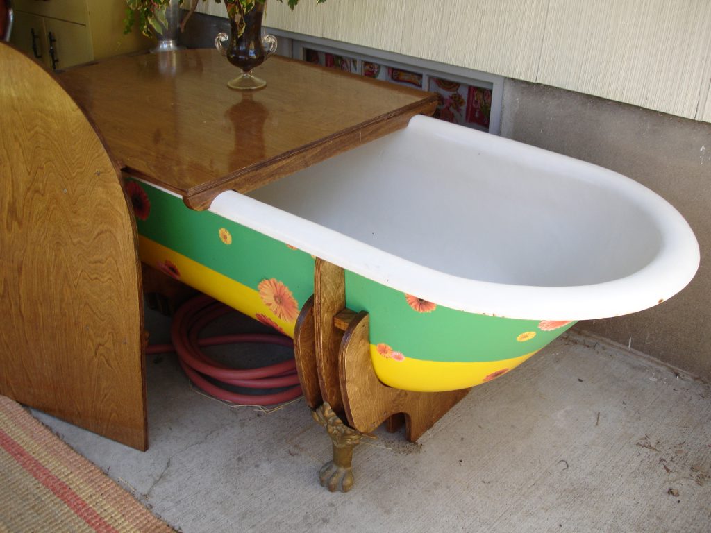 tub with top off